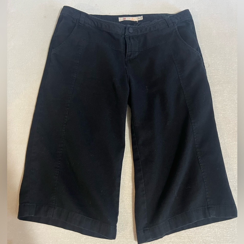 Women’s Textured Black Knee-Length Shorts